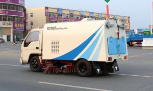 Sweeper Truck Italy Suction vacuum Street Cleaning Truck