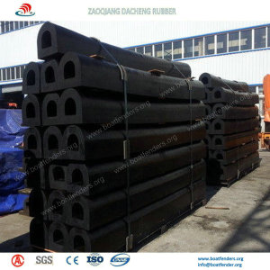 Strong Resisting Strike Marine Rubber Fenders on Sea Port